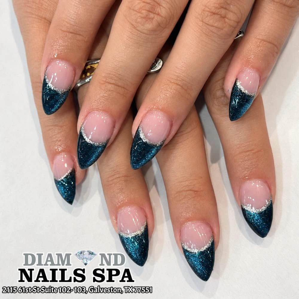 Gel nails art